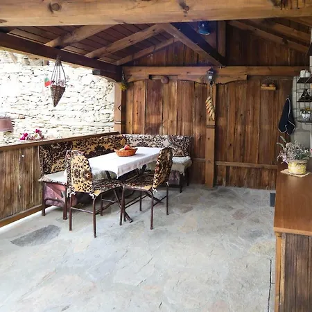 Pensión тодорината къща