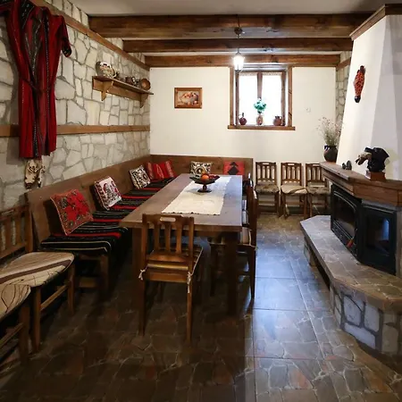 Maison d'hôtes тодорината къща Leshten